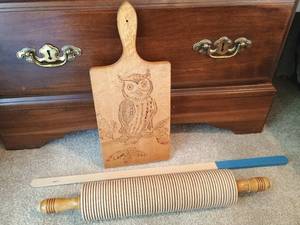 lot 3 image: Lefse Items & Cutting Board