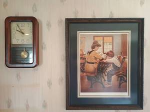 lot 19 image: Bulova Wall Clock & Picture