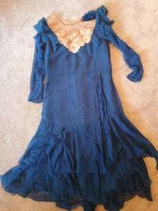 lot 20 image: Antique Handsewn Dress