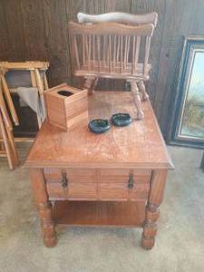 lot 23 image: End Table, Magazine Stand, Etc