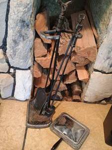 lot 42 image: Fireplace Stoker Set w Vintage Warmer