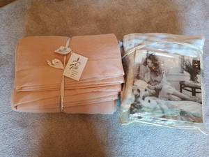 lot 50 image: NEW Vintage Faribo Wool Blanket & Acrylic Blend Blanket