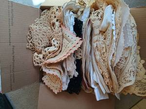 lot 56 image: Box of Doilies & Runners