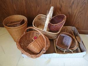 lot 67 image: Basket Lot