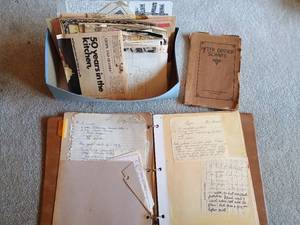 lot 74 image: Ephemera- Vintage Kitchen Books, Recipes, Advertisements, Etc