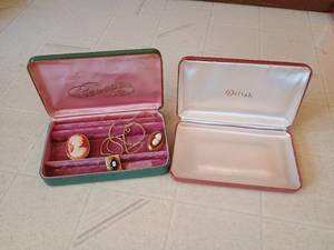 lot 80 image: Two Jewelry Cases w Cameo Locket & Pins