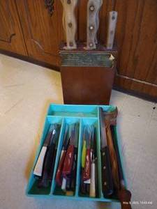 lot 98 image: Ecko Kitchen Knives