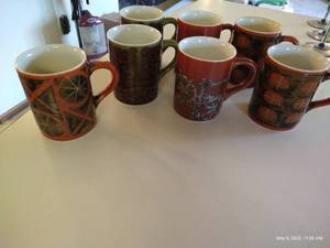 lot 105 image: Vintage Otagirl Takahasi Japan Mugs
