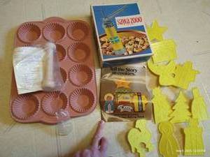 lot 131 image: Like New Swedish Cookie Press, Tart Pan & Nativity Cookie Cutters
