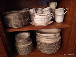 lot 156 image: Two Shelves Vintage Noritake Ivory China Rothchild