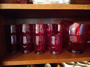 lot 160 image: Cranberry Glass Pitcher & Twenty-one Glasses