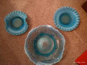 lot 166 image: Beautiful Fluted Hobnail Dishes & Bowl