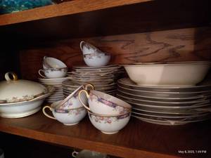 lot 169 image: Bavarian China Franklin