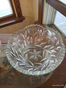 lot 175 image: Beautiful Cut Crystal Bowl