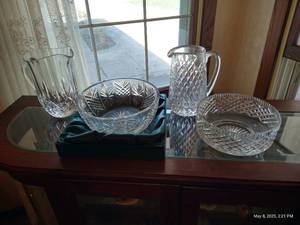 lot 185 image: Gorgeous Crystal Bowls & Pitchers