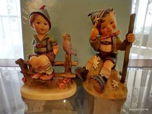 lot 192 image: Two Hummel Figurines