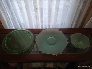 lot 196 image: Green Depression Glass