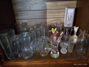 lot 215 image: Shelf of Vases - Crystal & Glass