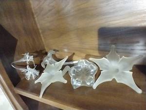 lot 219 image: Blown Glass Birds & Flower Stem Holders