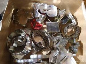 lot 221 image: Box of Vintage Metal Cookie Cutters