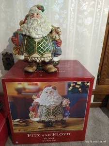 lot 237 image: Fitz & Floyd Santa Cookie Jar With Box