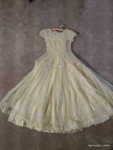 lot 247 image: Vintage 1940s Wedding Dress