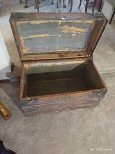 lot 249 image: Nice Vintage Trunk