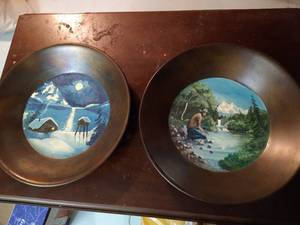 lot 280 image: (2) Vintage Hand-Painted Gold Mining Pans