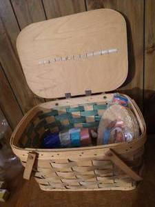 lot 285 image: Picnic Basket With Accessories