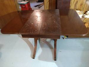 lot 293 image: Vintage Wood Drop-Leaf Table