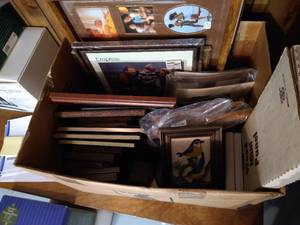 lot 297 image: Large Box of Picture Frames - Variety of Sizes