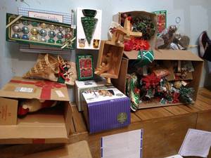 lot 298 image: Large Christmas Lot