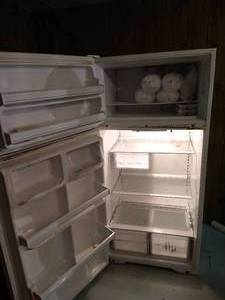 lot 303 image: Tappan OverUnder FreezerFridge - Works