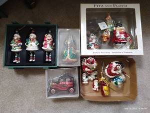 lot 328 image: Blown Glass Christmas Ornaments