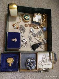lot 330 image: Jewelry Lot - Avon & Monet