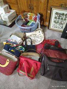 lot 342 image: Purses & Wallets