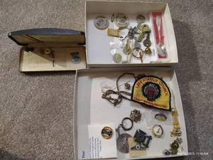 lot 343 image: Treasure Lot - Vintage Buttons, Wooden Nickels, Etc
