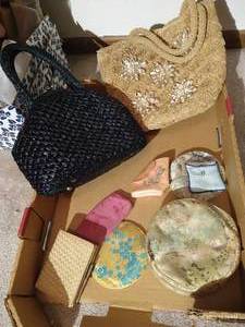 lot 371 image: Vintage Purses & Accessories