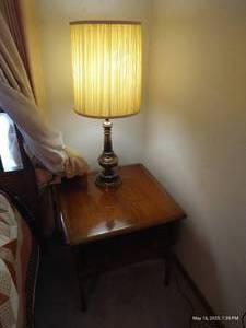 lot 390 image: Vintage Wood Bedside Table & Lamp