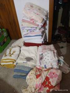 lot 405 image: Bath Towel Lot