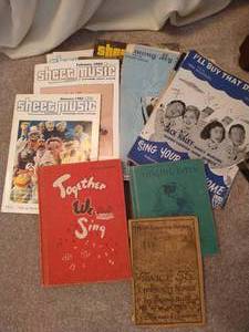 lot 414 image: Vintage Music Lot