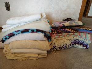 lot 418 image: Blanket Lot - Some Handmade
