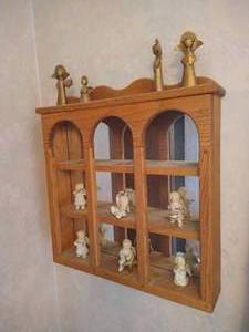 lot 428 image: Shelf & Porcelain Angels