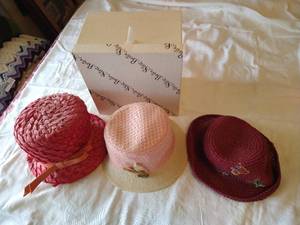 lot 430 image: (3) Vintage Ladies Hats