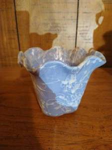 lot 436 image: Pretty Vintage Shawnee USA Pottery Piece