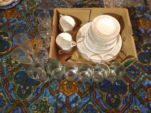 lot 451 image: Large Glassware Lot