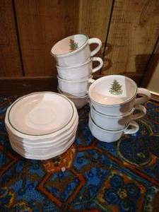lot 453 image: Pfaltzgraff Christmas Heritage Dishes - (7) Cups & Saucers