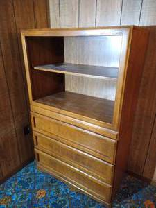 lot 466 image: Heavy Wood Cabinet