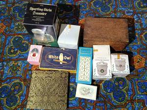 lot 493 image: Misc Decor, Avon, Etc