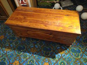 lot 503 image: Forest Park Line Cedar Chest on Castors
